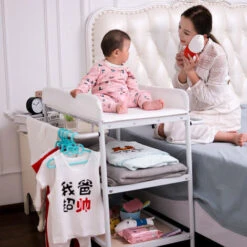 84 * 72 * 90cm Multifonctionnel Portable Table à Langer Pour Bébé Avec Roulettes Avec 2 étagères De Rangement -ATMOSPHERA || Songmics Soldes Boutique 33220768 5