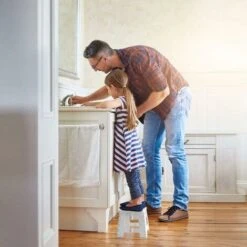 Tabouret Pliant Et Portable Pour Enfants Et Adultes, Petit Marchepied Pliable Plastique, Antidérapant Pour La Cuisine, Salle De Bains, Jardin, Chambre, 22cm, Blanc -ATMOSPHERA || Songmics Soldes Boutique 53307043 5